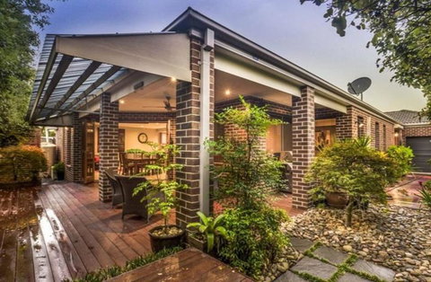 Specious Ex-display 5 BDR House,up To 15 Guests- Williams Landing - Tourism Adelaide 0