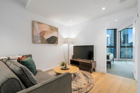 Stunning Lake Views Apt W Balcony And Wi-Fi - Tourism Adelaide 0