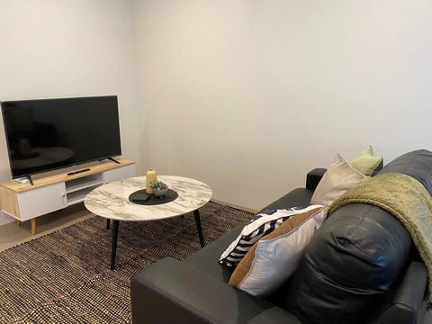 Stylish Modern Airport City WIFI Park Netflix Wine - Tourism Adelaide 2