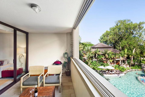 Temple 304 Modern Spacious Palm Cove Resort - Tourism Adelaide 1