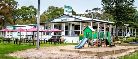 The Ballandean Pub & Motel - Tourism Adelaide 0