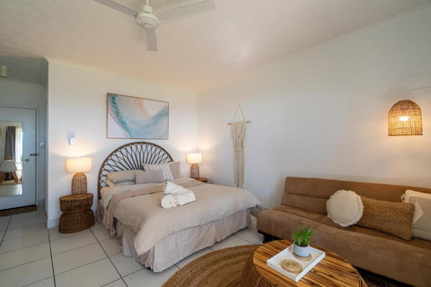 The Bohemian On The Beach - Tourism Adelaide 0