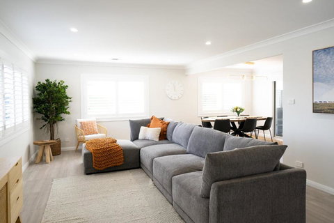 The Clinton - Tourism Adelaide 0