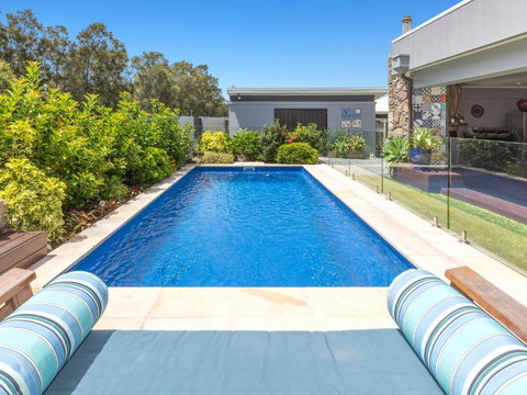 The Doggy Beach House At Pottsville - Tourism Adelaide 1