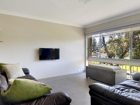 Beachside Getaway - 150m To Beach - Tourism Adelaide 1