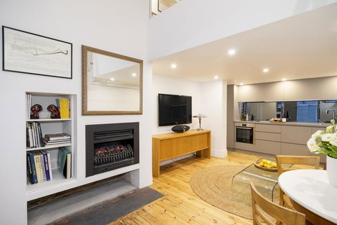 Beachside Luxury Loft Apartment - Tourism Adelaide 3