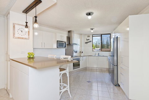 Beauty At The Beach - Modern Beachfront Apartment - Tourism Adelaide 2