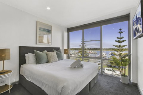 Bellevue On The Lakes - Tourism Adelaide 2