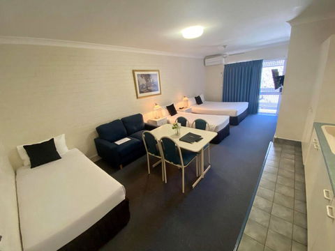 Benson Court Motel - Tourism Adelaide 1