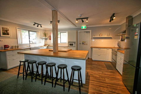 Blizzard Bunny Lodge - Tourism Adelaide 0