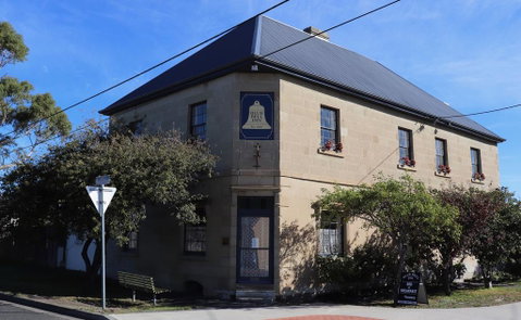 Blue Bell Inn - Tourism Adelaide 0