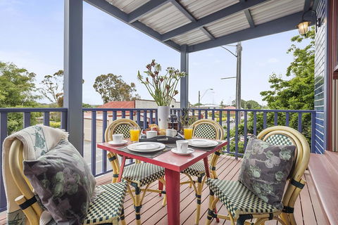 Blue Rosella On Piper - Tourism Adelaide 3