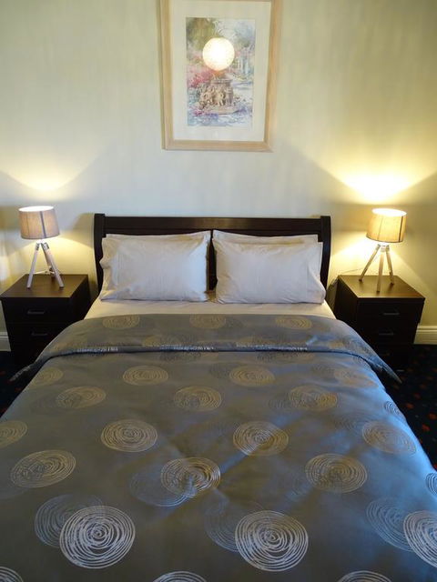 Blyth Hotel - Tourism Adelaide 3
