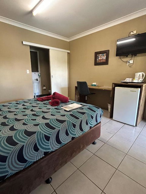 Beagle Hotel - Tourism Adelaide 1