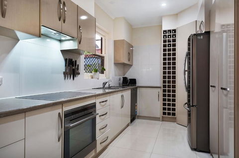 West Beach House 4U - Tourism Adelaide 3