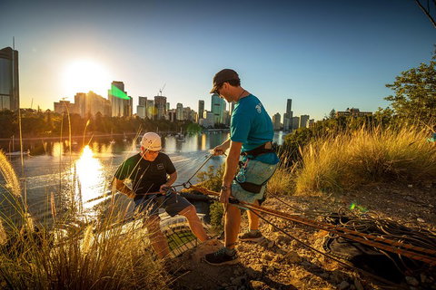 Abseiling The Kangaroo Point Cliffs In Brisbane - Tourism Adelaide 0