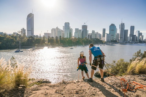 Abseiling The Kangaroo Point Cliffs In Brisbane - Tourism Adelaide 1