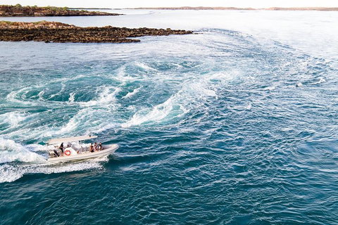 Cape Leveque, Sea Safari And Aboriginal Communities From Broome - Tourism Adelaide 3