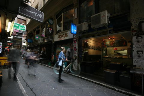 Central Melbourne Walking Tour - Tourism Adelaide 0
