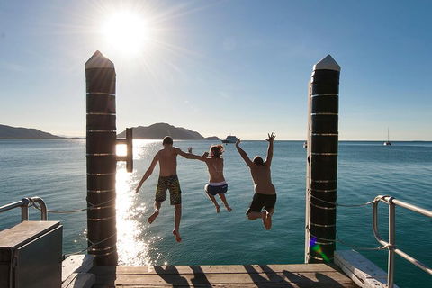 Fitzroy Island Catamaran Transfers From Cairns - Tourism Adelaide 0