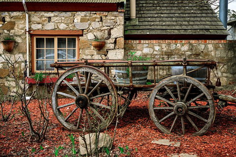 Adelaide Hills Day Tour. Winery Cellar Doors - Tourism Adelaide 5
